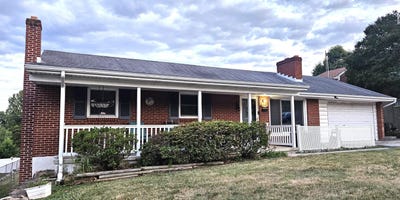 /international/us/159-oaklawn-ave-ne-roanoke-va-110109033169/