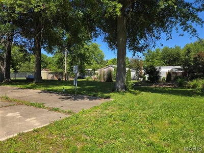 /international/us/15914-menzel-manor-drive-carlyle-il-110108012870/