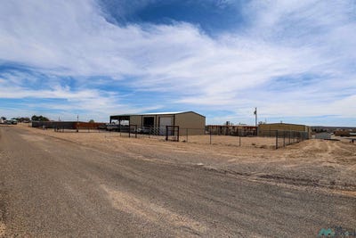 /international/us/100-walleyed-pike-drive-logan-nm-110106587397/