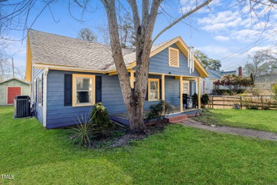 /international/us/805-s-11th-street-lillington-nc-110104586783/