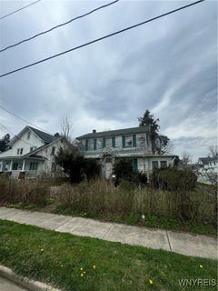 /international/us/19-maple-avenue-gowanda-ny-110104082538/