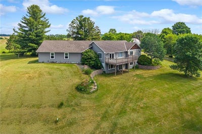 /international/us/1729-n-bear-lake-drive-garfield-twp-wi-110108805498/