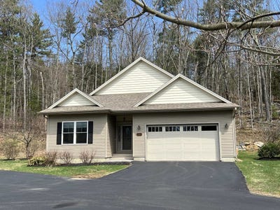 /international/us/99-pulpit-road-bedford-nh-110107381051/