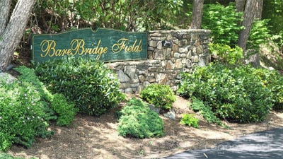 /international/us/51-barebridge-fields-road-unit-51-burnsville-nc-110099640348/?lang=fr