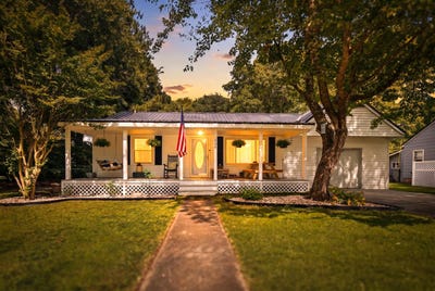 /international/us/206-n-winter-street-moncks-corner-sc-110108026072/