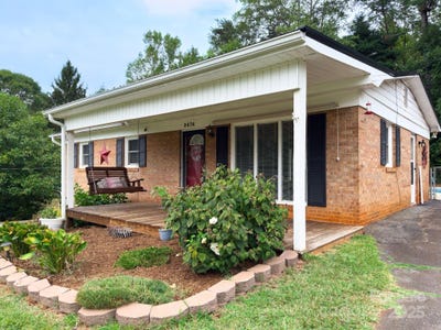 /international/us/2474-greenway-street-lenoir-nc-110101088502/