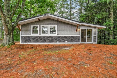 /international/us/12-rowell-road-hampden-me-110102087276/