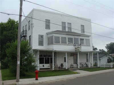 /international/us/126-w-railroad-ave-bruce-wi-110101114475/