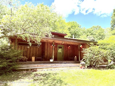 /international/us/224-martin-avenue-highland-ny-110099894140/