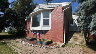 /international/us/1306-park-st-sault-ste-marie-mi-110109438387/