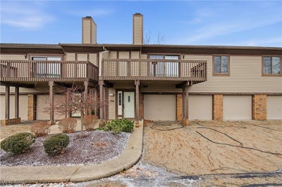 /international/us/4557-saint-james-circle-nw-canton-oh-110105799065/
