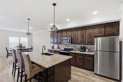/international/us/1100-noble-flair-place-granbury-tx-110106989968/