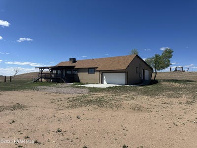 /international/us/3125-w-big-chino-road-paulden-az-110097850198/