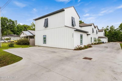 /international/us/204-romero-street-youngsville-la-110107846685/