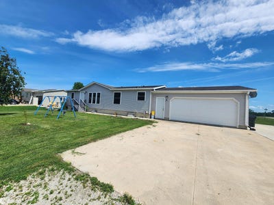/international/us/205-pennsylvania-avenue-postville-ia-110100560675/