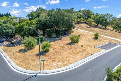 /international/us/2393-banyan-st-gilroy-ca-110107635640/