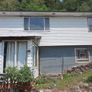 /international/us/412-bowen-lane-inez-ky-110120560071/