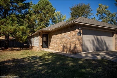 /international/us/9127-fresno-cir-unit-a-fort-smith-ar-110108179689/