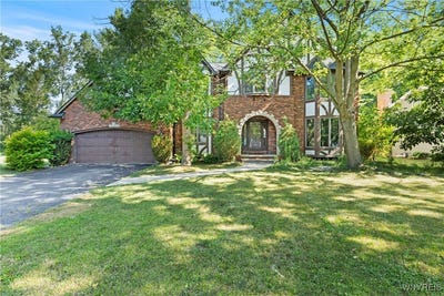 /international/us/81-plumwood-court-amherst-ny-110101239034/