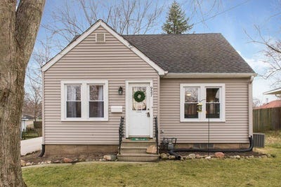 /international/us/927-townsend-street-sycamore-il-110107762172/