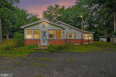/international/us/2434-fair-road-auburn-pa-110120423940/