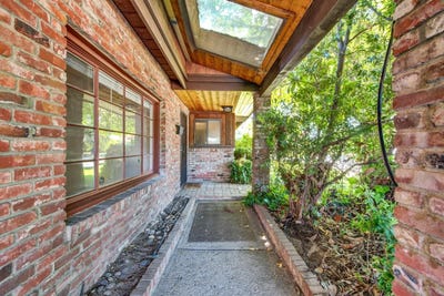 /international/us/2225-franco-lane-sacramento-ca-110119517989/