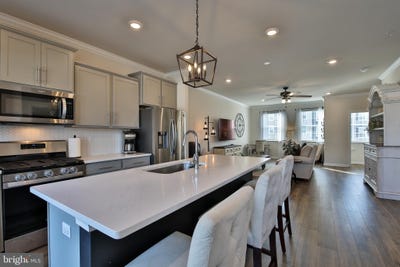 /international/us/5059-silver-oak-drive-rosedale-md-110106770041/