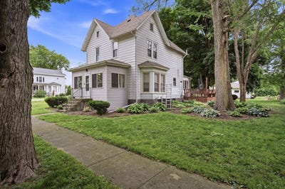 /international/us/219-n-hickory-street-wenona-il-110108753609/