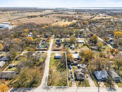 /international/us/715-e-10th-street-kemp-tx-110104307563/