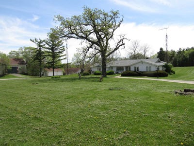/international/us/8545-w-cleophas-road-beloit-wi-110099319943/