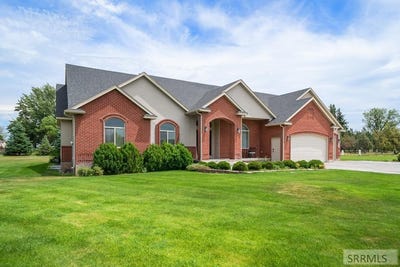 /international/us/9232-n-mapleview-drive-idaho-falls-id-110109139942/