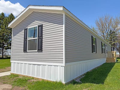 /international/us/781-west-walcott-road-walcott-ia-110107895729/