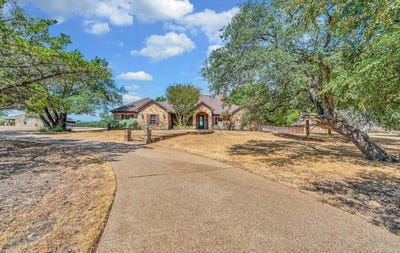 /international/us/1865-austin-hines-drive-china-spring-tx-110119960569/