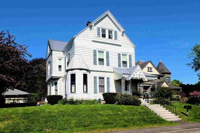 /international/us/12-lincoln-street-rockland-me-110108427570/
