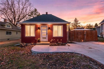 /international/us/516-12th-street-howard-lake-mn-110107200494/