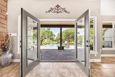 /international/us/563-cambridge-new-braunfels-tx-110120637909/