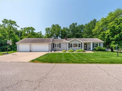 /international/us/2-ridgeland-road-country-club-mo-110100421391/