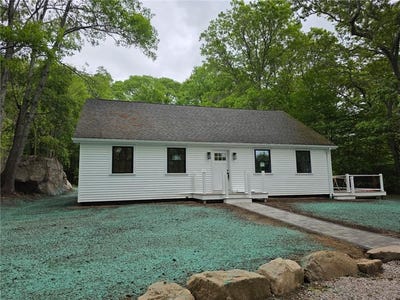 /international/us/50-laurel-street-charlestown-ri-110108473682/