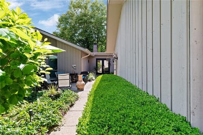 /international/us/731-creekside-drive-aurora-oh-110108781704/