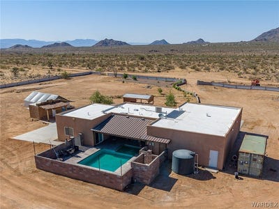/international/us/2424-e-beth-drive-yucca-az-110108193576/
