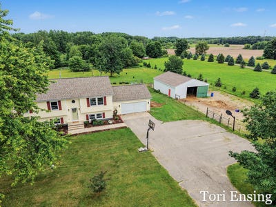/international/us/9137-peterson-street-ne-rockford-mi-110109118296/