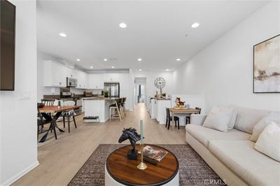 /international/us/406-el-paseo-lake-forest-ca-110106566694/
