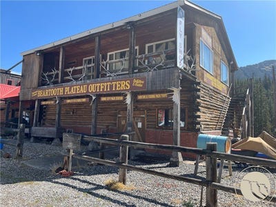 /international/us/302-main-street-e-cooke-city-mt-110104456831/
