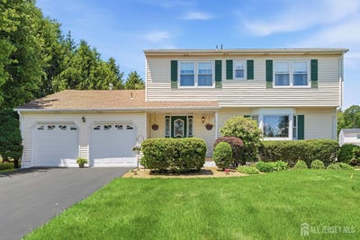 /international/us/18-nathaniel-street-monroe-nj-110108386017/