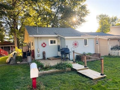 /international/us/187-poplar-drive-deerfield-twp-mi-110119968640/