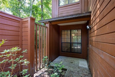 /international/us/5701-sw-10th-place-gainesville-fl-110100585400/
