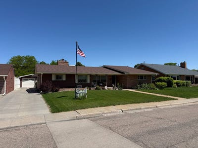 /international/us/711-elmwood-dr-ogallala-ne-110109181362/