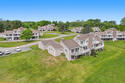 /international/us/7-meadow-drive-north-berwick-me-110108358684/
