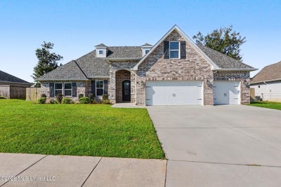 /international/us/16879-w-landon-green-circle-gulfport-ms-110120029019/