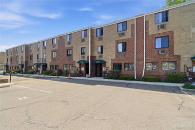 /international/us/2506-120th-street-flushing-ny-110107868733/